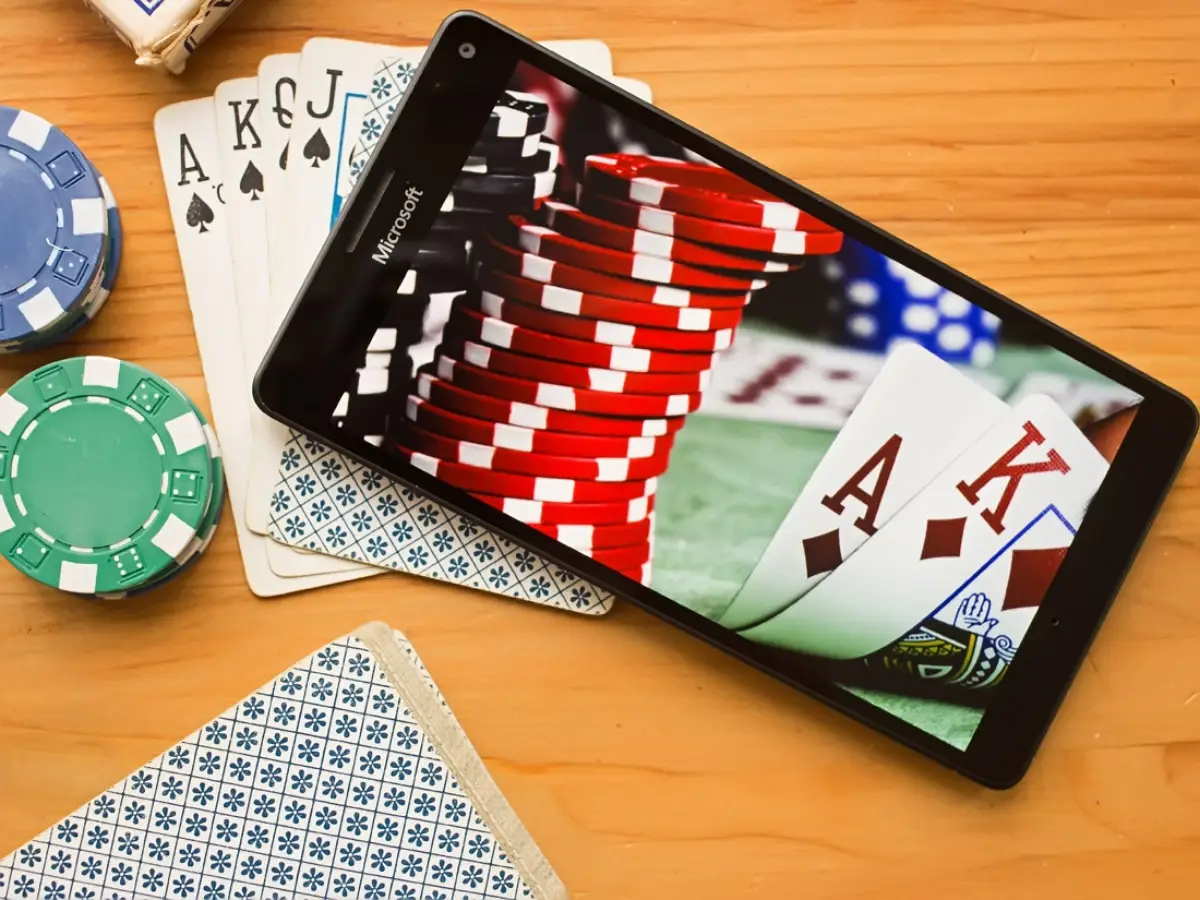 Tìm hiểu sơ về game bài Poker Tỷ Lệ Kèo